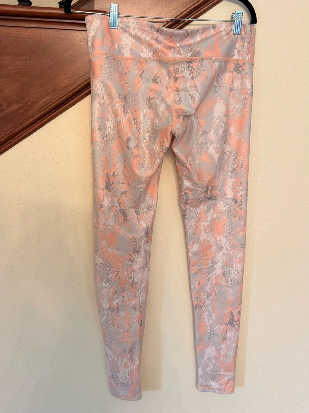 ALO Yoga Peach and Light Gray Abstract High-Rise Leggings